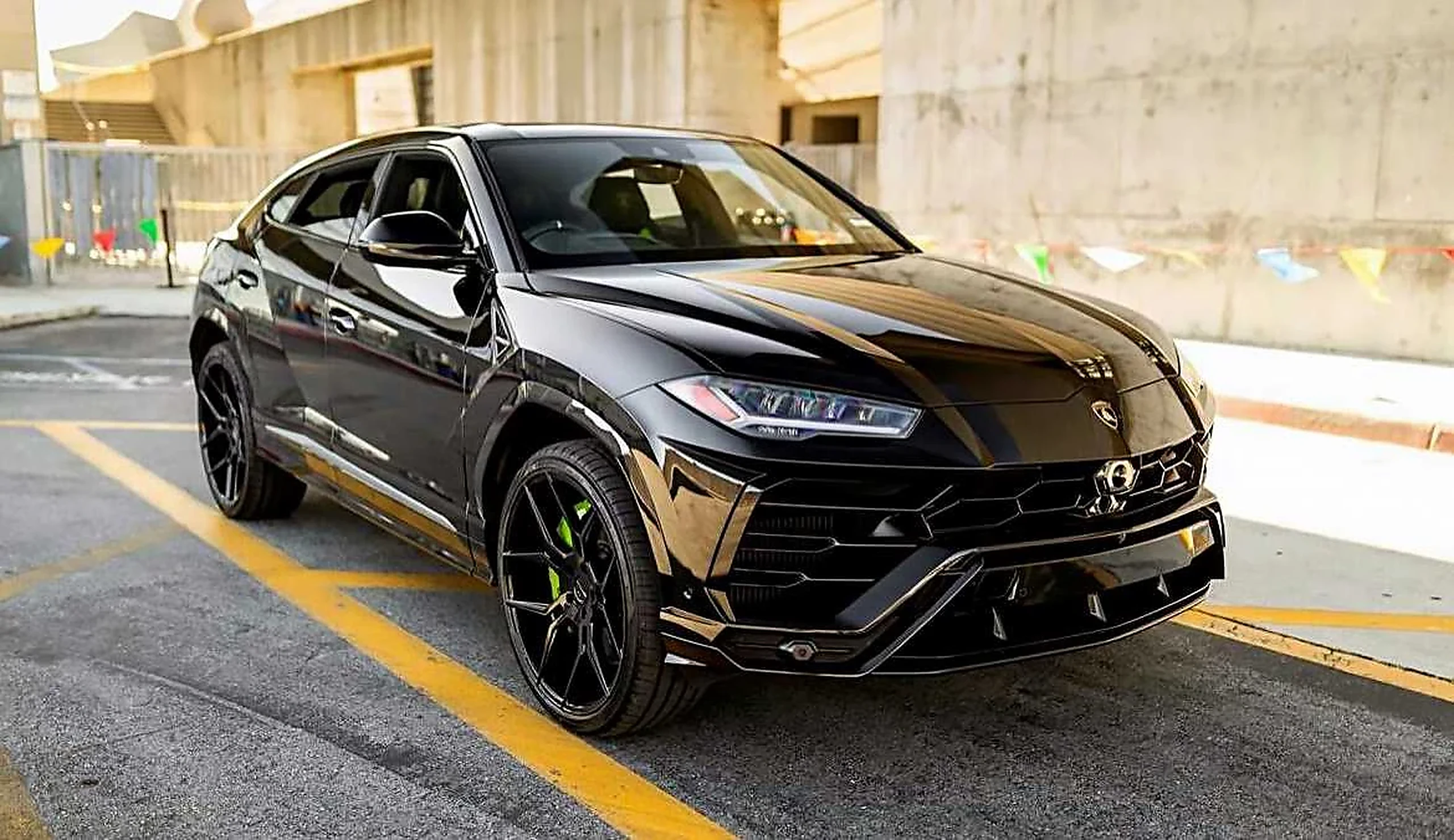Lamborghini Urus detail relevant to miami villa car delivery on LUX / CAR / RENTAL